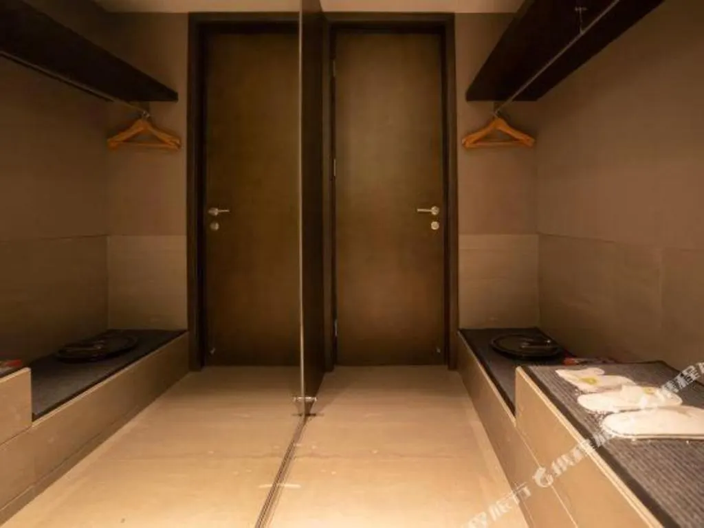 Zhuhai Starlight Hotel 4*,  China