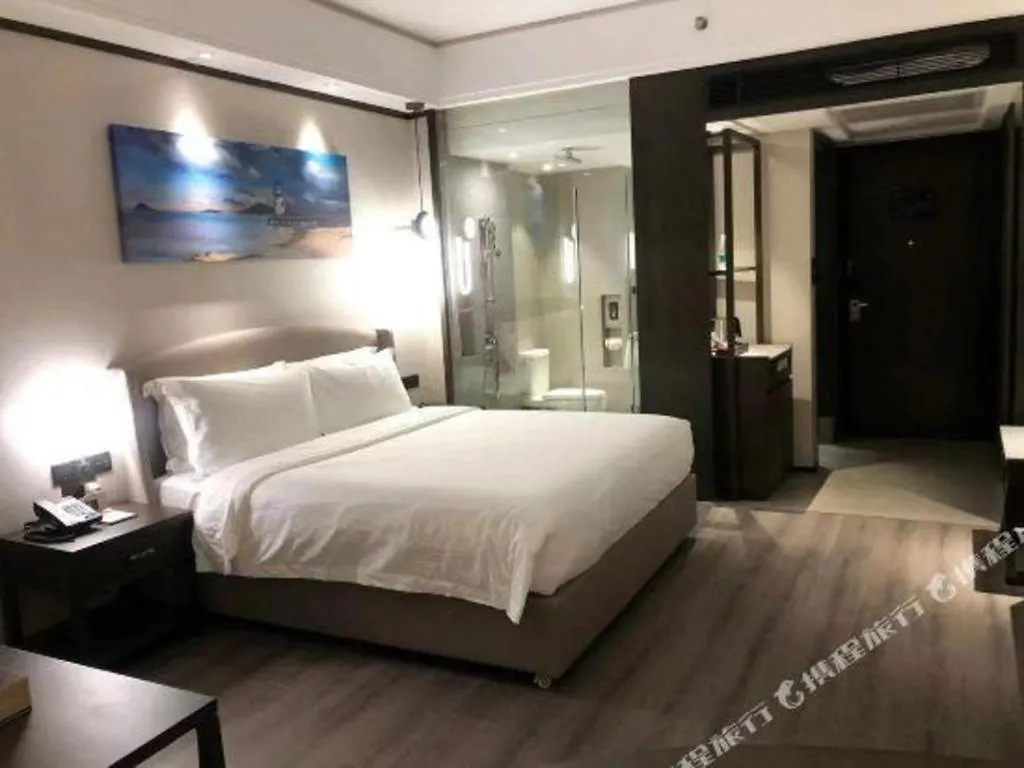 Zhuhai Starlight Hotel 4*,  China