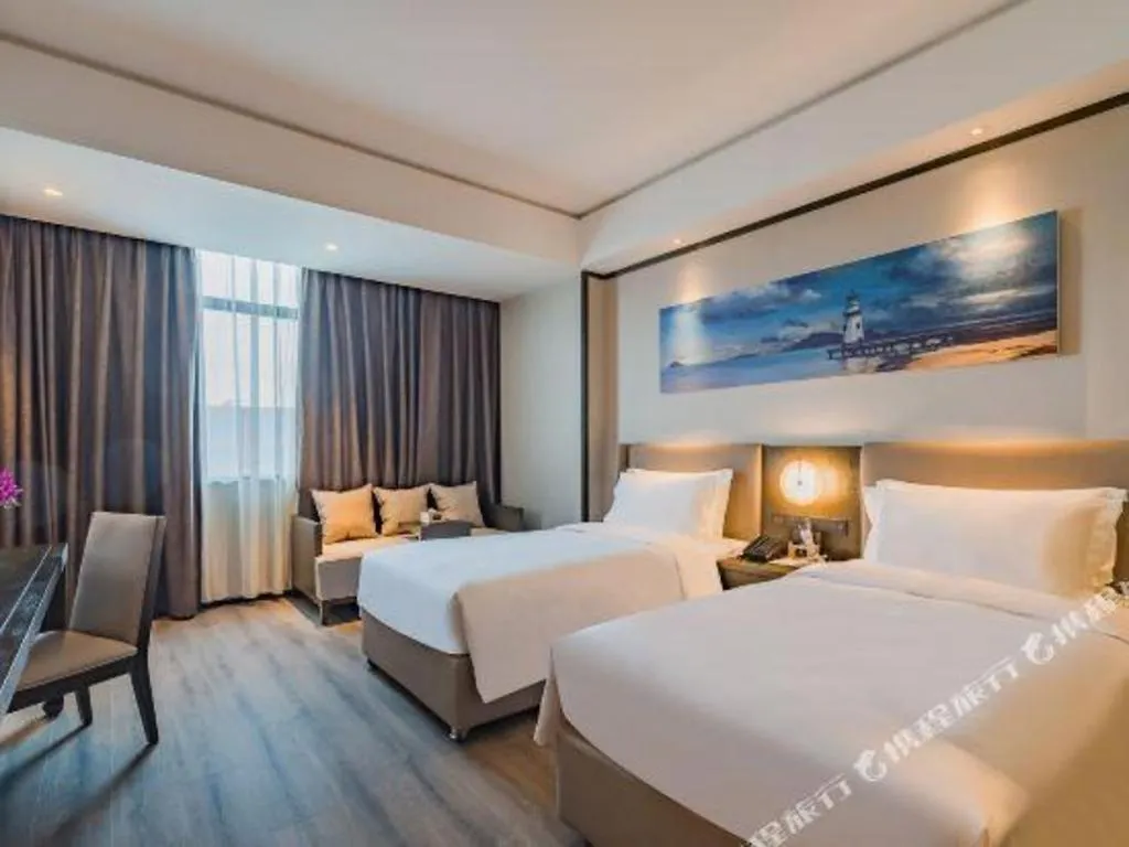 Zhuhai Starlight Hotel 4*,